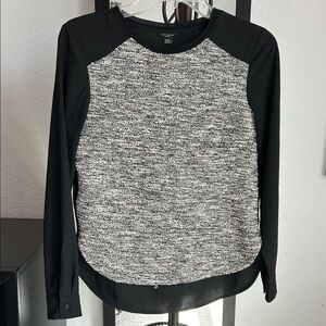 Ann Taylor Black & Gray Raglan Knit-Front Pullover